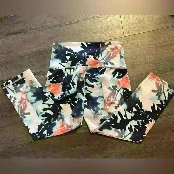 Old Navy Capri Length Active Legging Size M - Picture 6 of 6